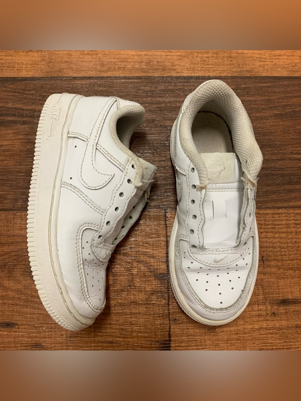 Nike Unisex Kids Air Force 1 Triple White DH2925-111 Size 11C No Laces low top